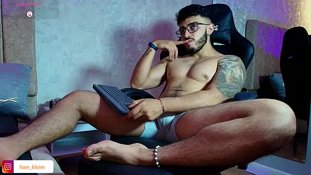 Chatroom XXX en direct de Liam_Kleiin