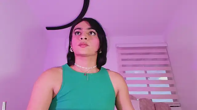 Pokazy przed kamerką – Malaia_thompson_