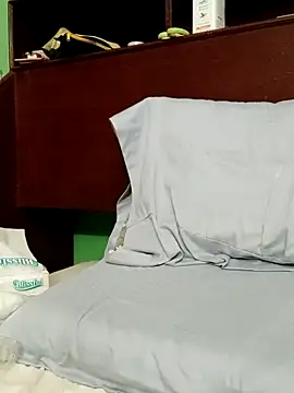 QueenSoreal Chat XXX live
