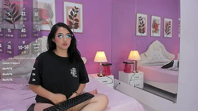 YayaQueen's Live XXX Chat