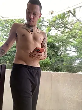 AlphaMasterXxx 现场XXX聊天