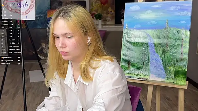 MoonF0xy's Live XXX Chat