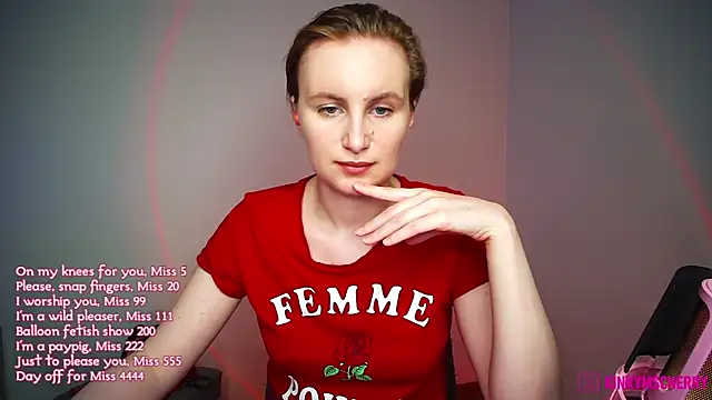 Chat +18 de KinkyMissCherry ao vivo
