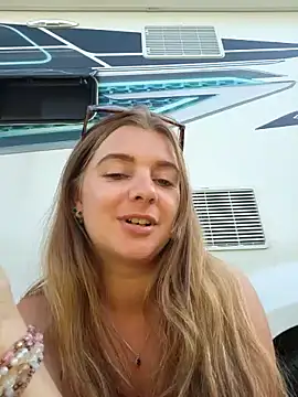VanLifeVixenのライブXXXチャット