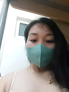 Laurie369 现场XXX聊天