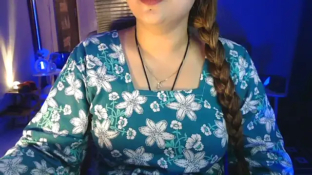 Mitikaa's Live XXX Chat