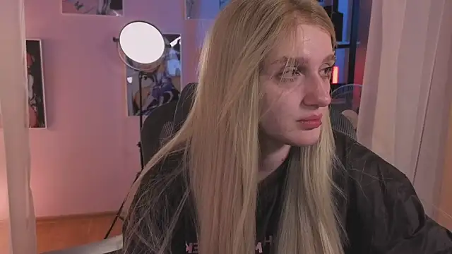 Онлайн чат XXX ELLIEJAY
