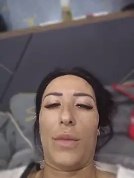 BURNING-BRUNETKAn Live XXX chat
