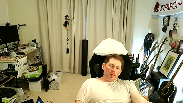 9VOLTT's Webcam Show