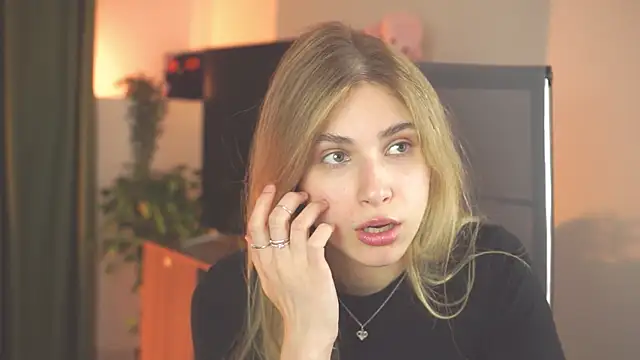 EllieCutes: απευθείας συνομιλία ΧΧΧ