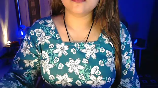 Mitikaa Chat XXX live