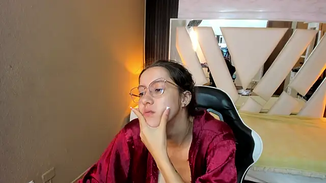 Linda4Petite Obrolan Langsung XXX