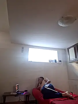 Giuzx webcam show