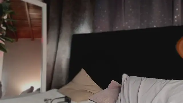 XXX chat uživo modela NovaaWheler