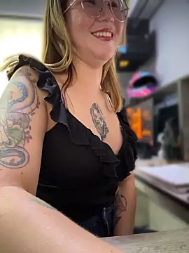 Annyhathatway Live XXX-chat