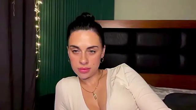 XXX chat uživo modela MariaValverdeee