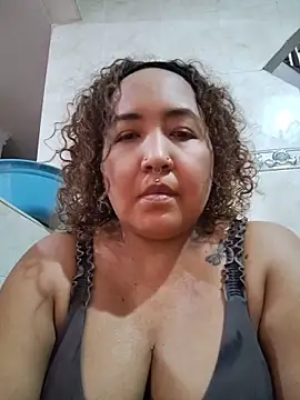 CurvyHeat's Live XXX Chat