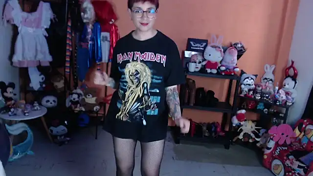 Chat +18 de MissMiia2 ao vivo