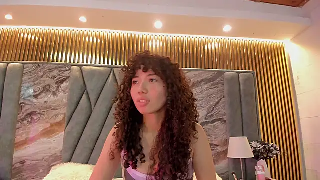 Chloe_and_Violeta 即時 XXX 聊天