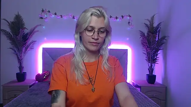 RubyDaviss élő XXX-chatje