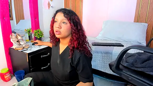 Emily_Coper18's Live XXX Chat