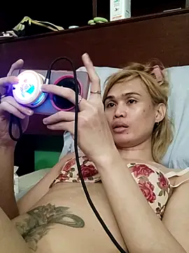 دردشة QueenSoreal الجنسية المباشرة