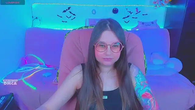 Lolisuccub's Webcam Show