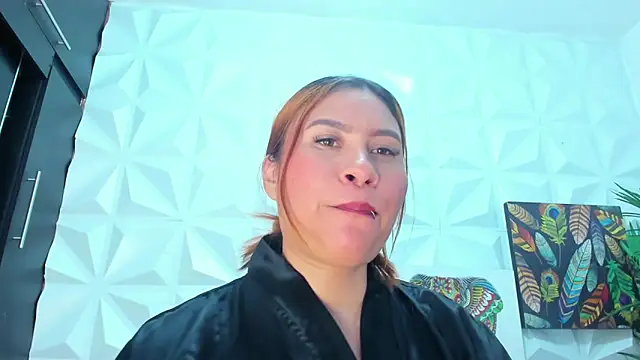 Melody_Megann Adlı Modelin Canlı XXX Sohbeti