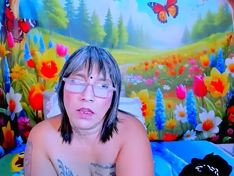 indianroxy's Live XXX Chat