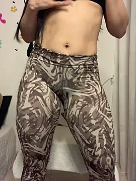 Estefani_32's Live XXX Chat