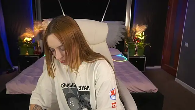 LizzaMoonn 现场XXX聊天
