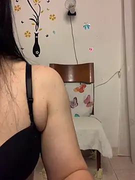 Estefani_32 Chat XXX live