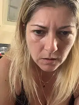 Chat XXX en directo de NikkiBlisss