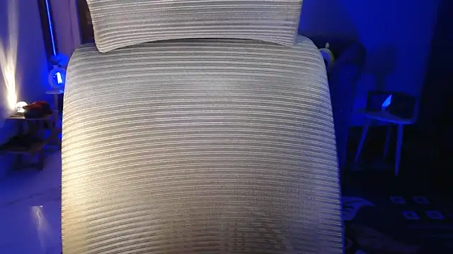 Mitikaa লাইভ XXX চ্যাট