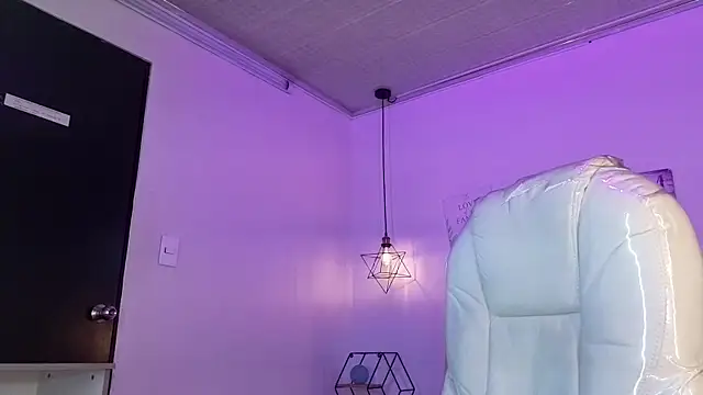 NinaSakura_Eup – Naživo XXX chat