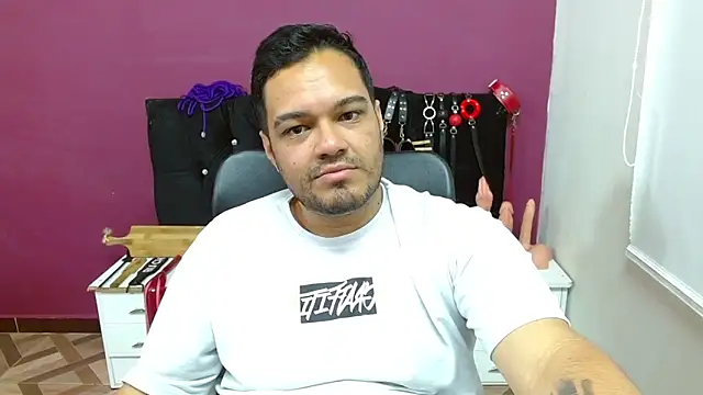 -AlejandroT- webkamerás műsora