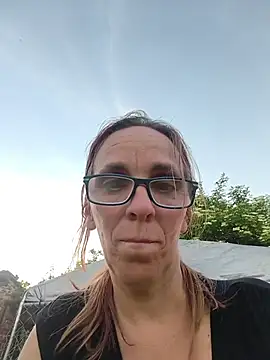 Dettybitch40 লাইভ XXX চ্যাট