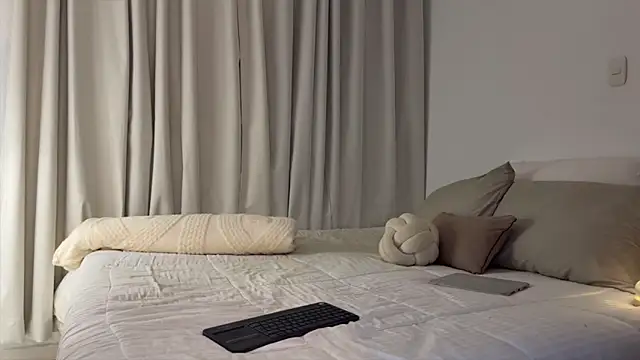 Miia_Vega_ Obrolan Langsung XXX
