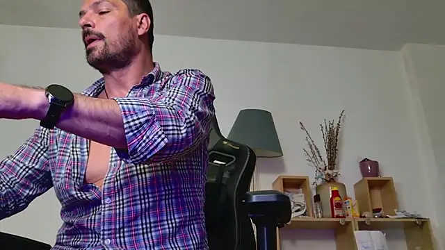 ChrisKox Show in webcam
