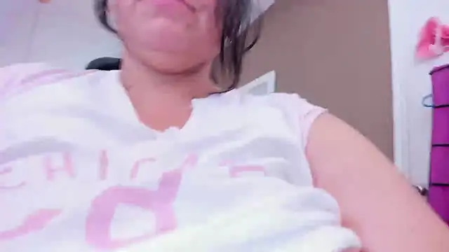 Sharon_titsのライブXXXチャット