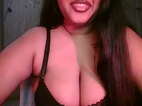 kiara-11 webcam show