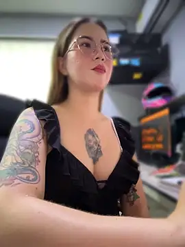 Annyhathatway Live XXX-chat
