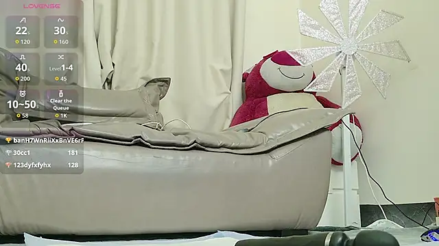 fox-yiyi's Webcam Show