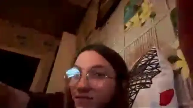 Chatroom XXX en direct de SparkleJebb