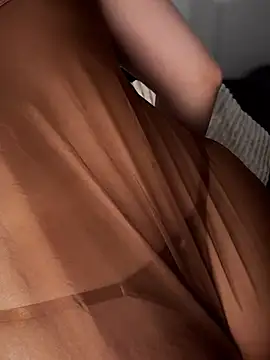 Lil-Wolfie20 Adlı Modelin Canlı XXX Sohbeti