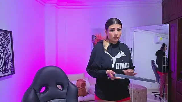 Chat +18 de SALOOMEE__ ao vivo