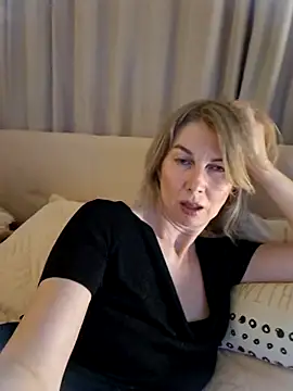 stellahere8 Chat XXX in diretta