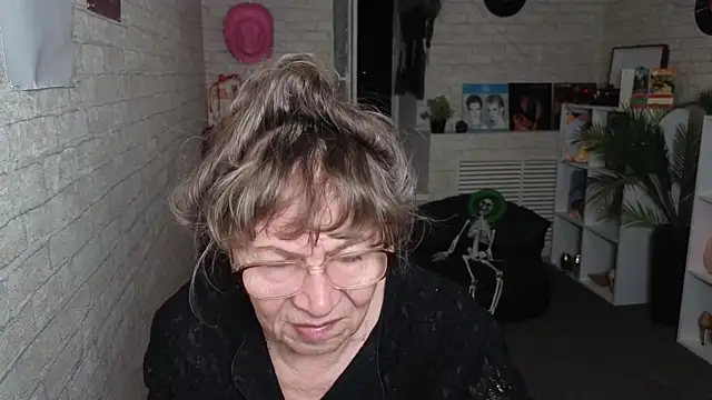 Czat XXX na żywo – Betty_Brick