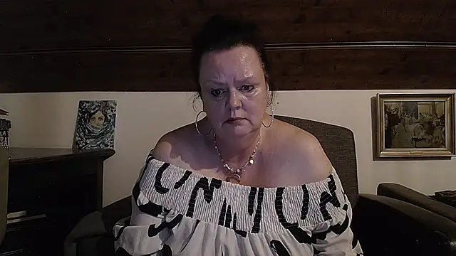 TiffanyMature's Live XXX Chat