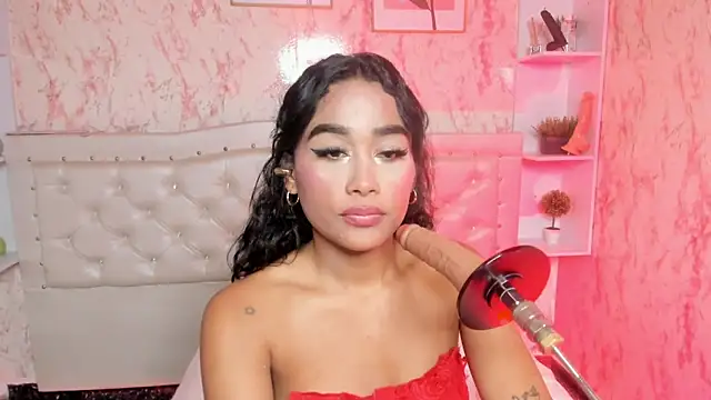 Chatroom XXX en direct de Horny_Brunette_